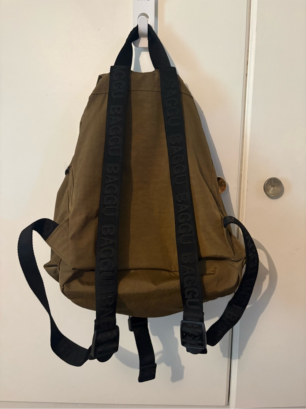 Baggu Olive Green Drawstring Backpack Rucksack - Picture 2 of 2